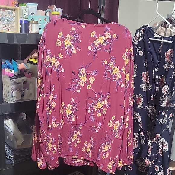 Maurices Red Floral Sweatheart Neck Smocked Bottom Top - Picture 2 of 2